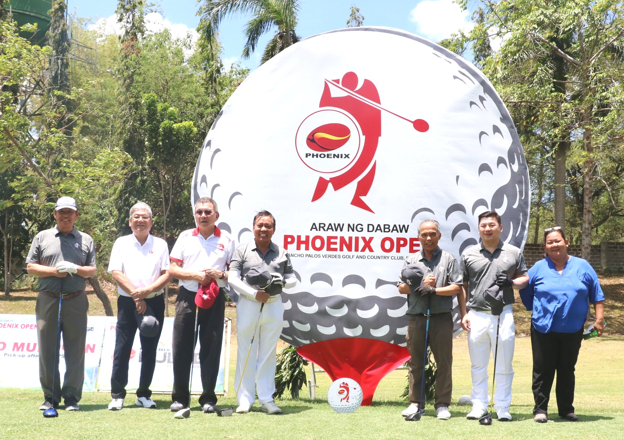 Dennis Uy and guests at the 11th Phoenix Open