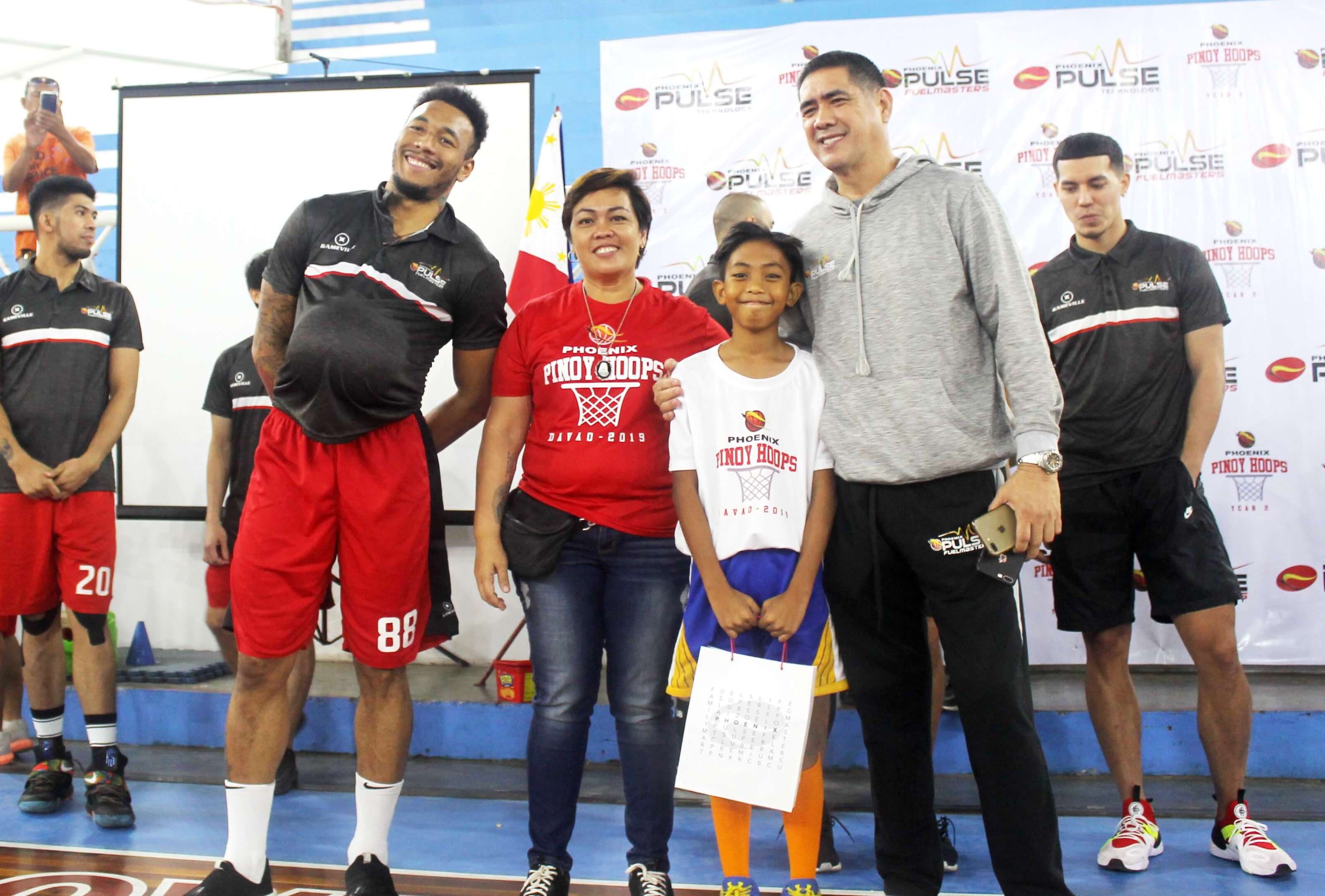 Coach Louie Alas and Abueva gives the best in footwork award