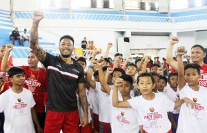 Phoenix PULSE Fuel Masters Basketball Camp - Abueva with kids