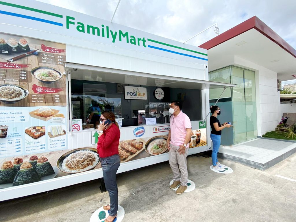 Konnichiwa, Bai: FamilyMart Goes to Cebu