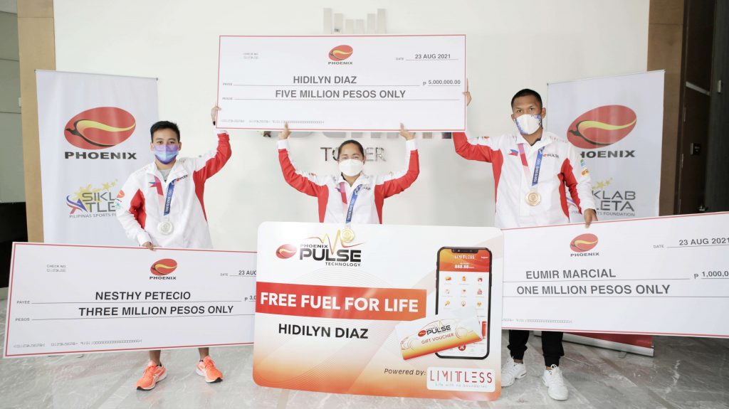 Hidilyn Diaz, 3 other Olympic medalists receive Phoenix incentives