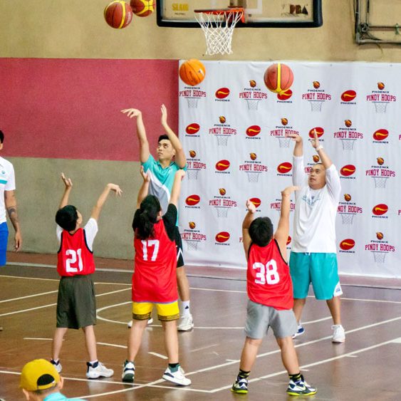 3-27 Phoenix Fuel Masters trains young basketball players (1)